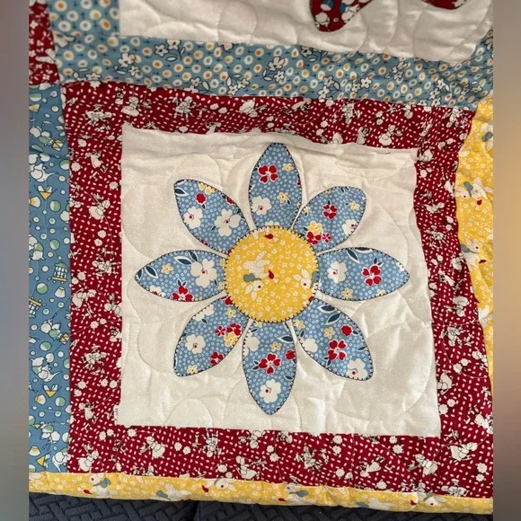 Beautiful handmade vintage style children’s quilt - Picture 3 of 4